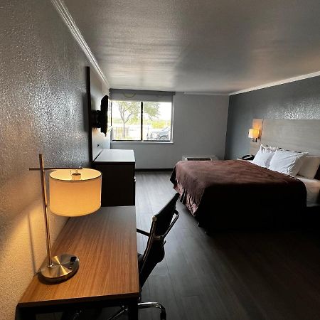 Super 8 By Wyndham Fort Worth Entertainment District 外观 照片