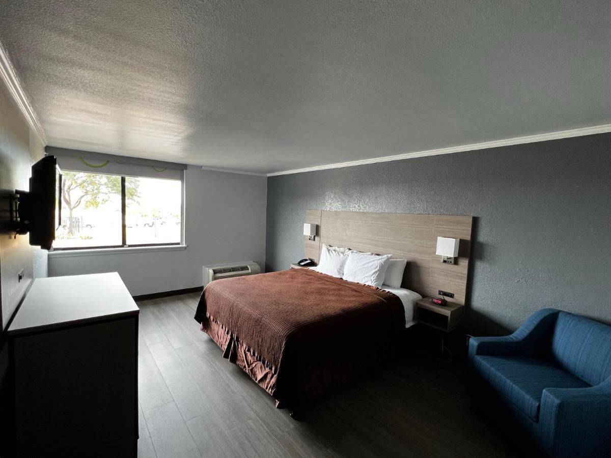 Super 8 By Wyndham Fort Worth Entertainment District 外观 照片