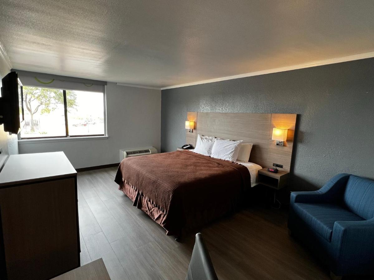 Super 8 By Wyndham Fort Worth Entertainment District 外观 照片